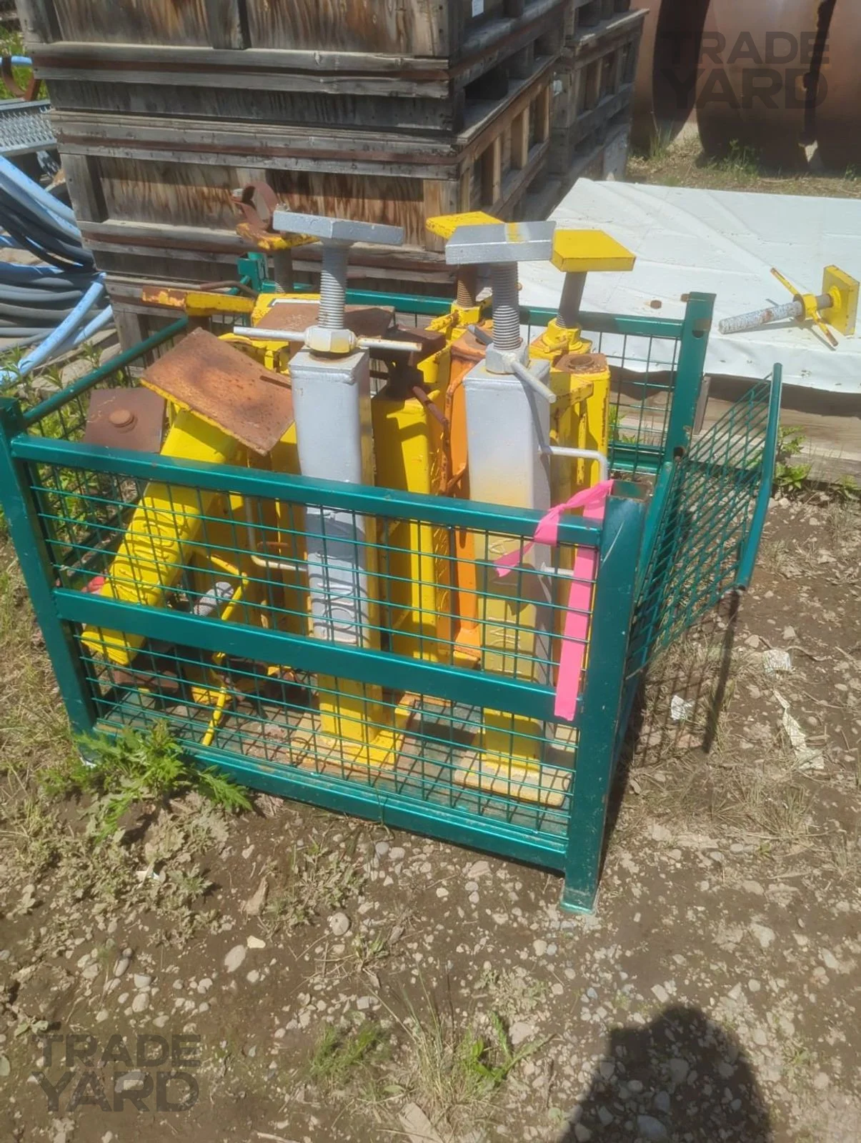 Lot of Heavy-Duty Adjustable Steel Screw Jacks / Shoring Posts